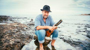 Domingo, El Colorao, es unos de los músicos (timplistas) canarios más importantes. Vive en Fuerteventura.