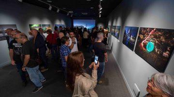 Público en la sala de exposiciones de Gran Canaria Espacio Digital