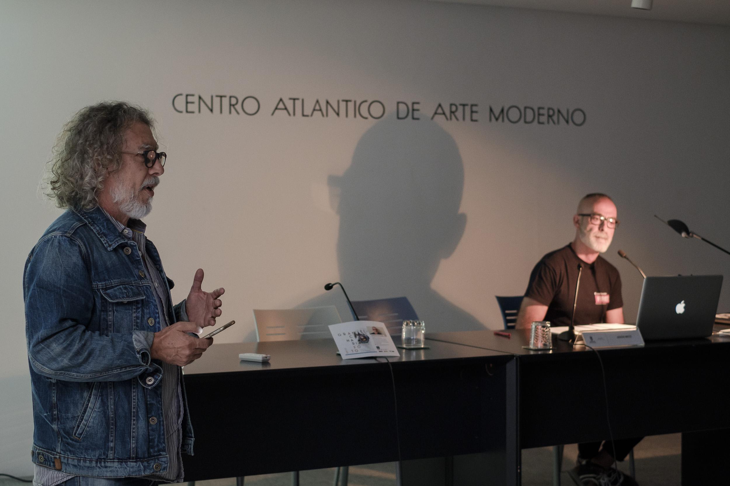 LAS PALMAS DE GRAN CANARIA (Canarias). 14/11/2017.- Conferencia "Proyecto Kursala, desde le periferia al núcleo de la creación fotográfica contemporanea en España", ofrecida por Jesús Micó, y perteneciente a las actividades de Gran Canaria Foto 2017.