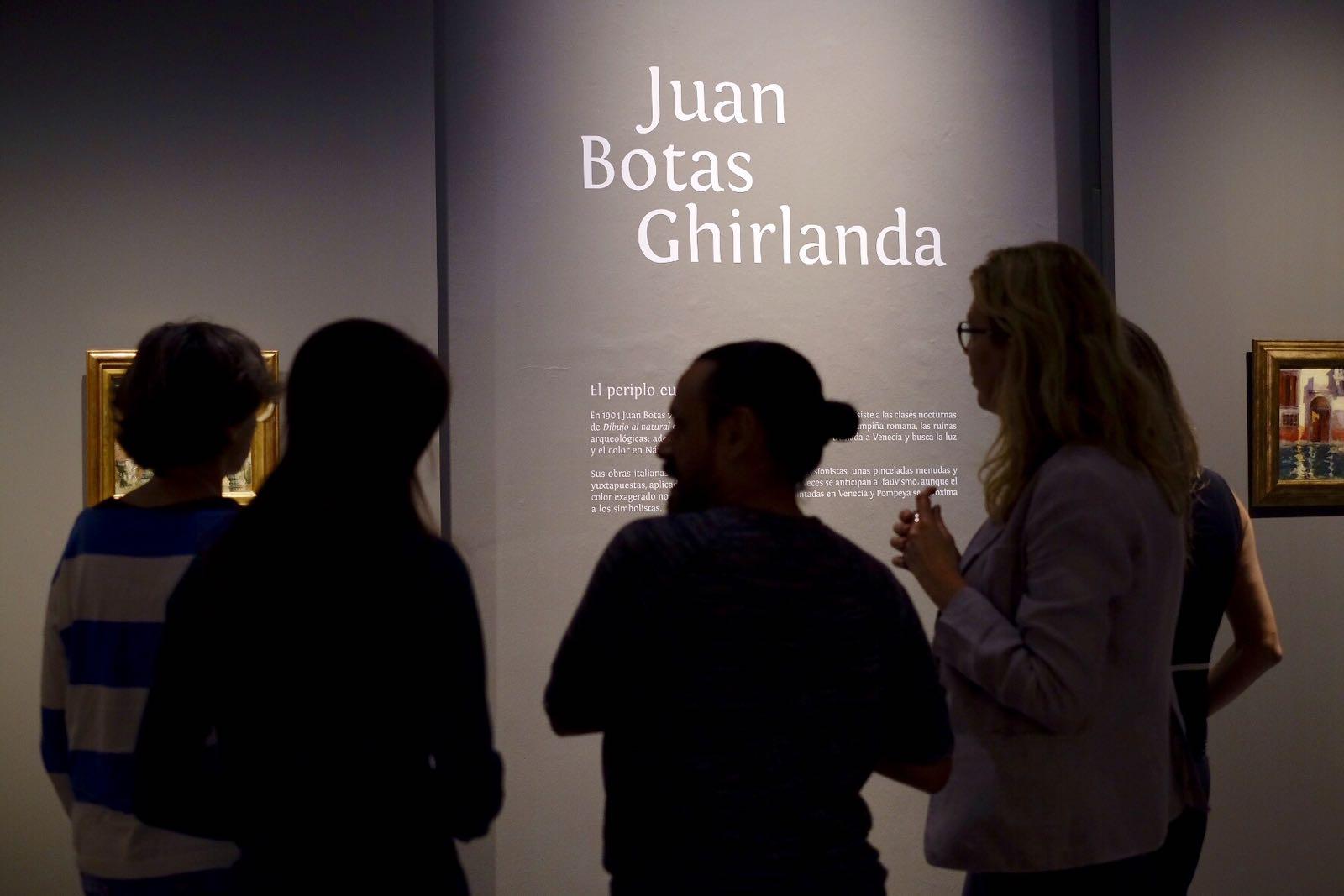 Público en la exposición de Botas Ghirlanda en la Casa de Colón.