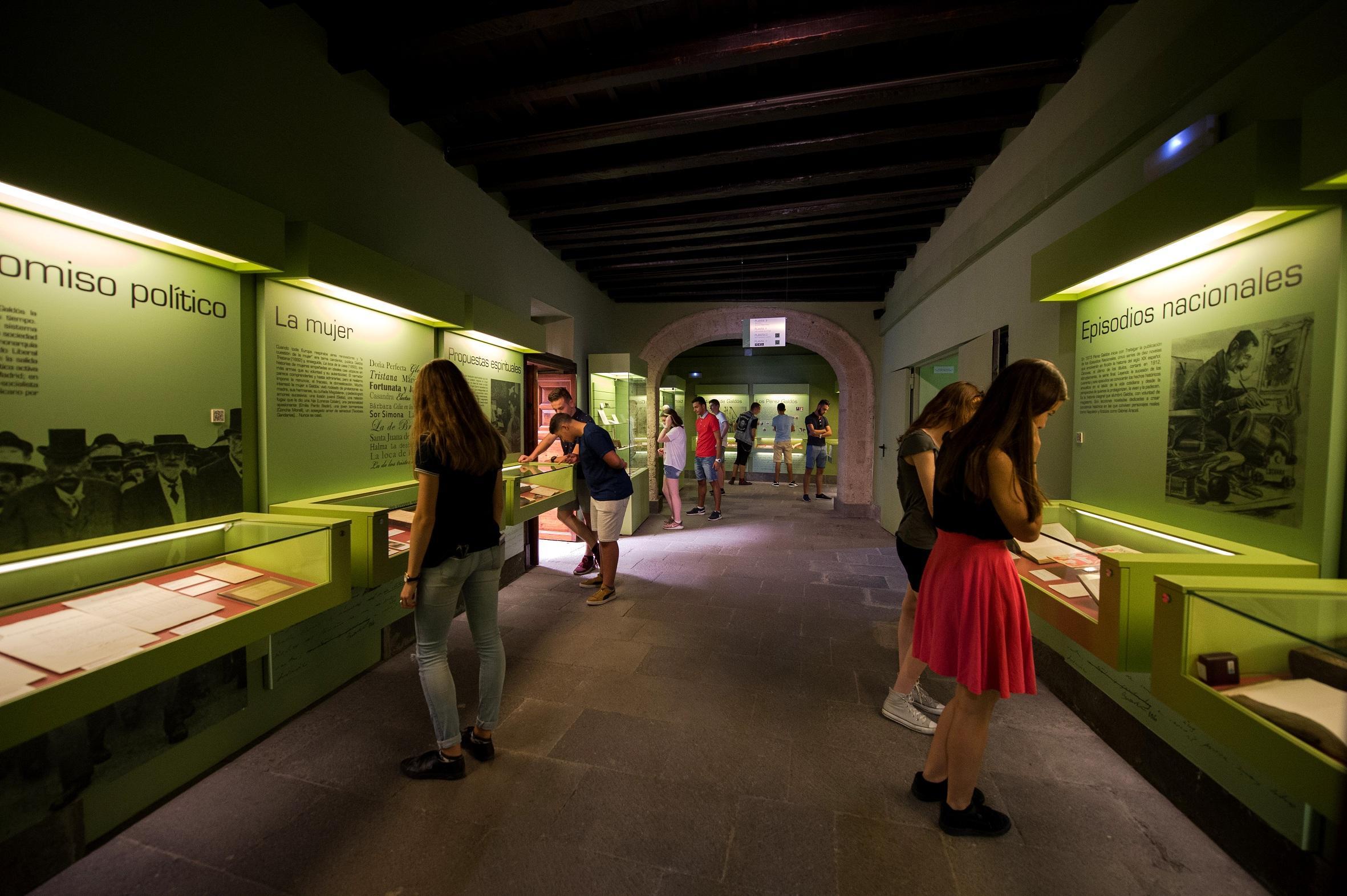 Visitantes en la Casa-Museo Pérez Galdós