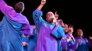 Sean Connelley - 12/6/03

Oakland Interfaith Gospel Choir performing at Paramount Theater in Oakland, CA.