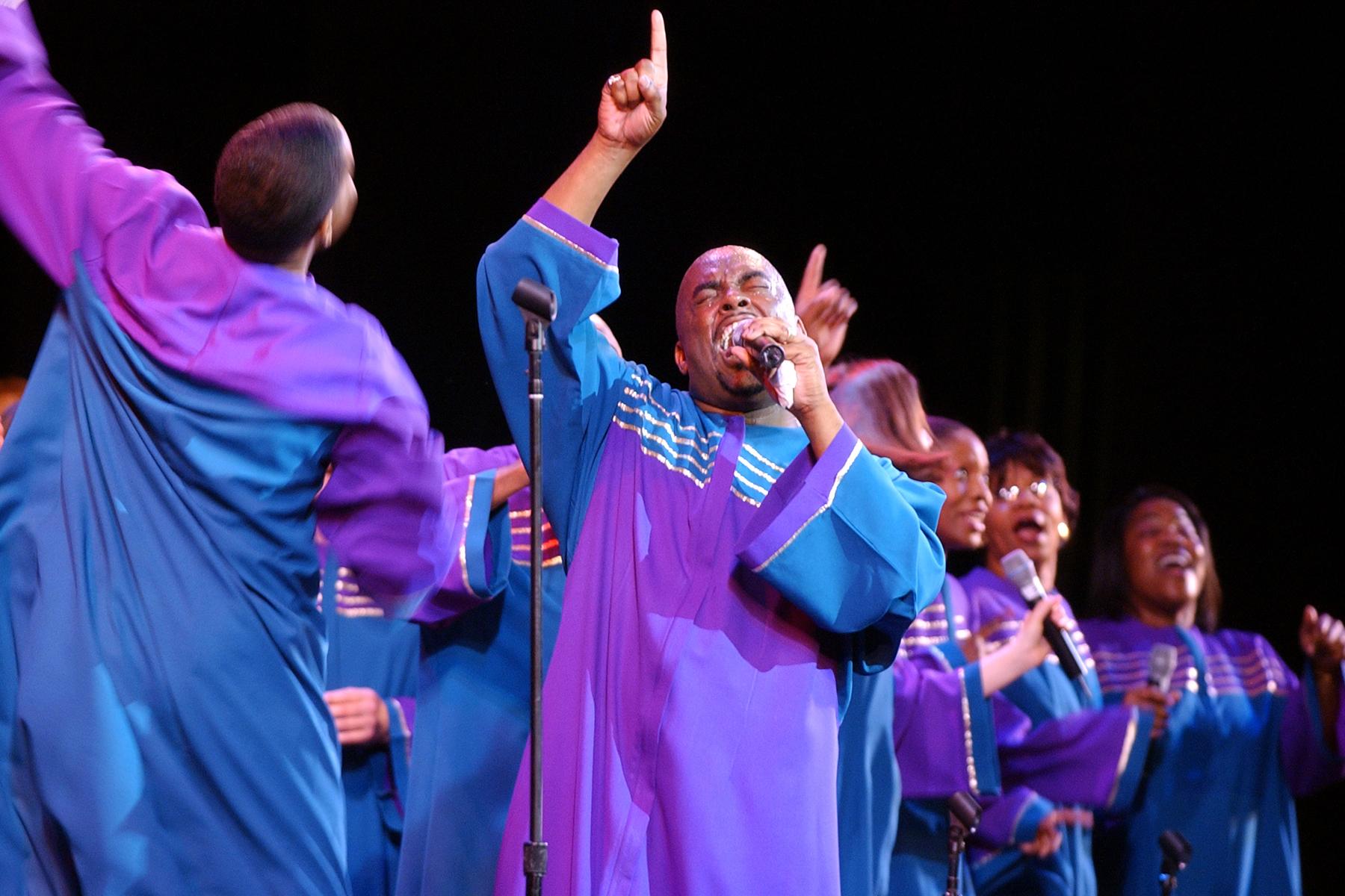 Sean Connelley - 12/6/03

Oakland Interfaith Gospel Choir performing at Paramount Theater in Oakland, CA.