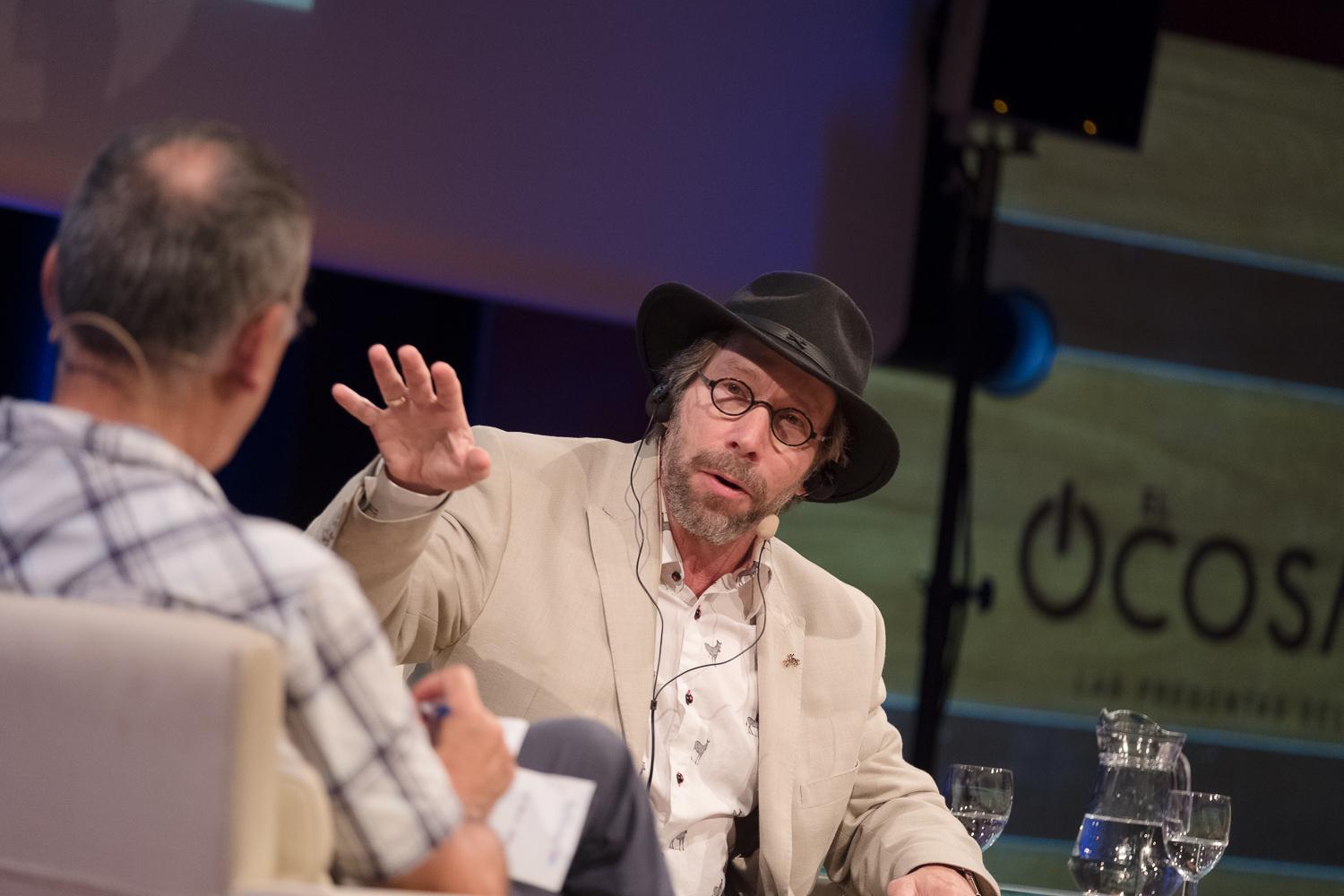Foro Enciende El Cosmos: Orígenes y Mitos. Modera: Antonio Mampaso. Ponentes: Juan Luis Arsuaga y Laurence Krauss. Espacio Cultural de CajaCanarias © Aarón S. Ramos/CajaCanarias