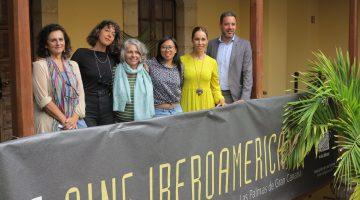 De izq a dcha, Elena Acosta, Silvia Navarro, Lucía Murat, Cristina Yu, Guacimara Medina y Rubén Pérez