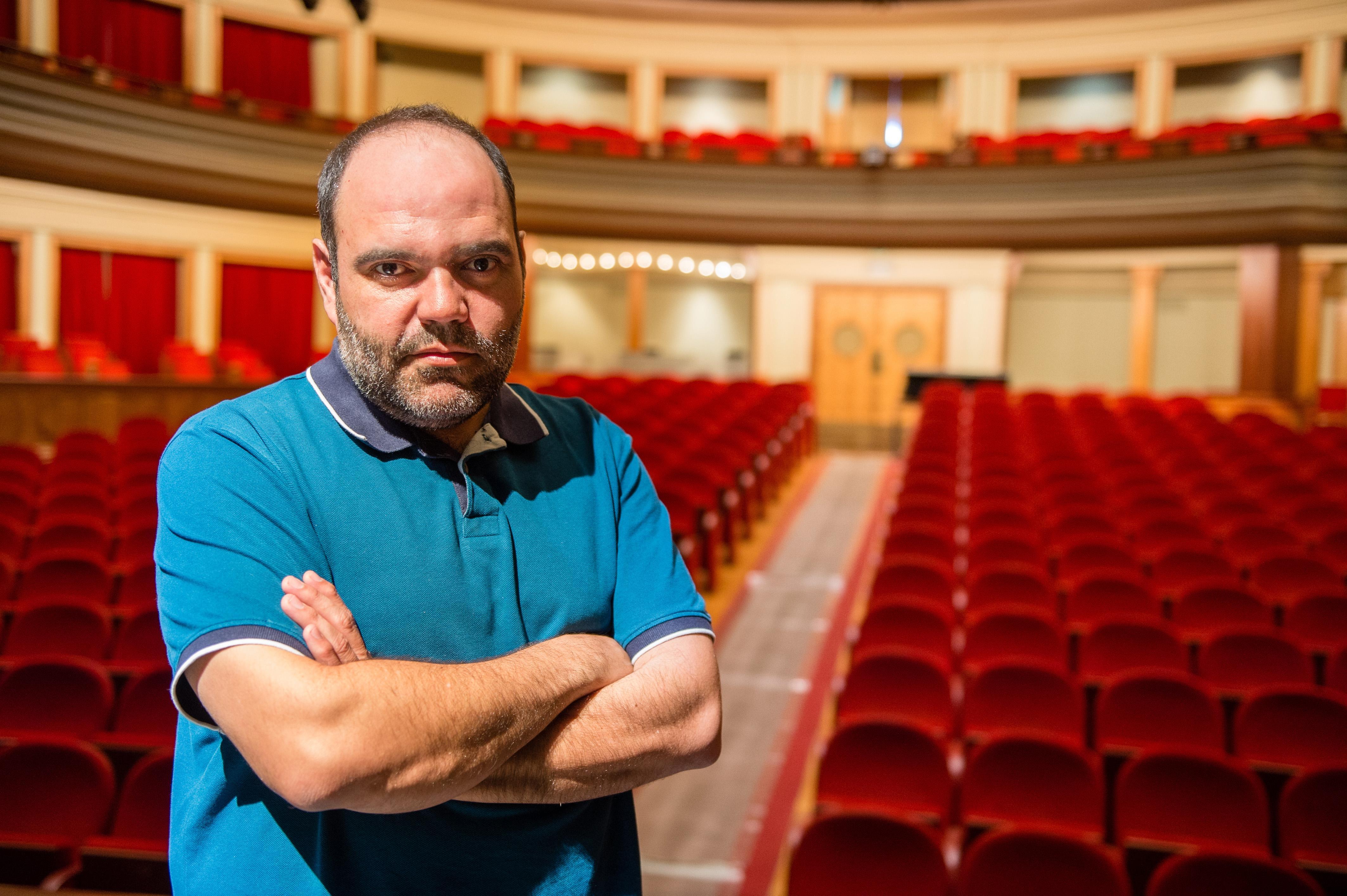 Mario Vega, director de UNAHORAMENOS PRODUCCIONES. Teatro Pérez Galdós, Las Palmas de Gran Canaria. 20 de marzo de 2018.