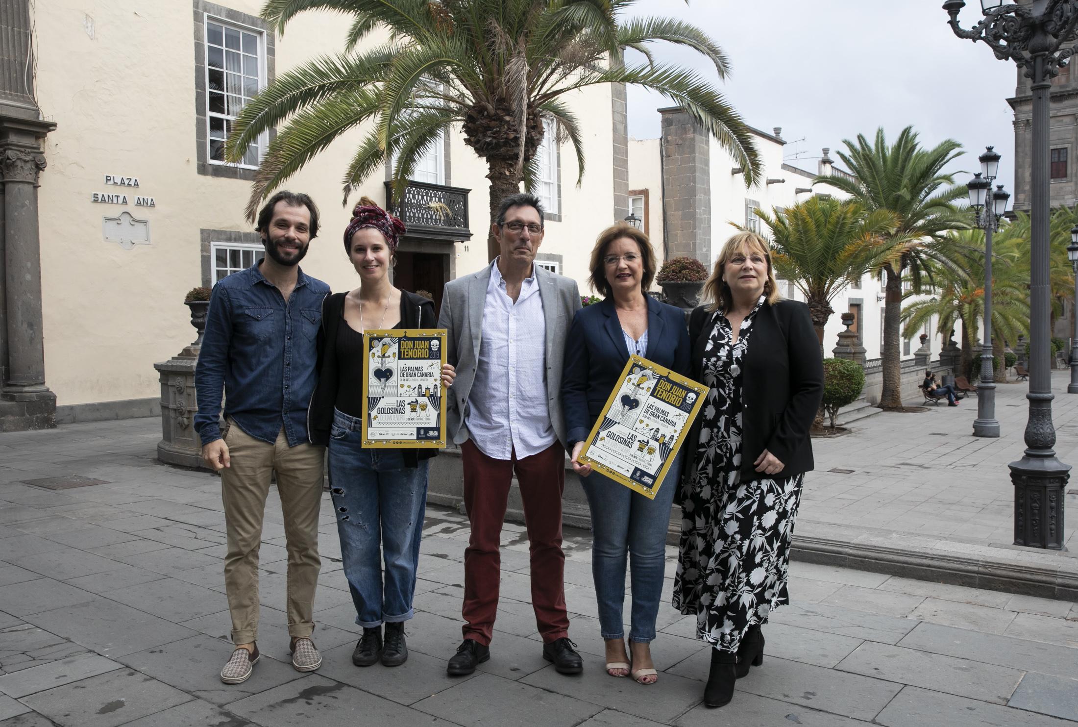 21.10.19. Las Palmas de Gran Canaria. La concejala de Cultura del Ayuntamiento de Las Palmas de Gran Canaria, Encarna Galván, junto al equipo de Don Juan Tenorio, mantienen un encuentro con los medios de comunicación. Casas Consistoriales. Foto Quique Curbelo