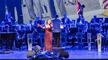 La cantante de Mestisay Olga Cerpa. Fotografiìa de Marcos BolanÞos