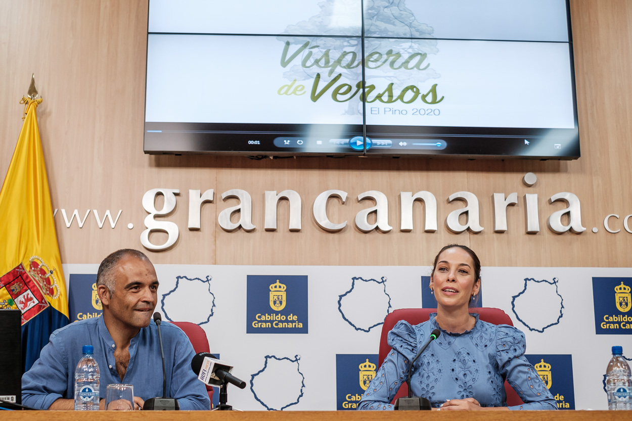 LAS PALMAS DE GRAN CANARIA (Canarias). 11/08/2020.- Rueda de prensa realizada para presentar los videos y audios de las "Vísperas de versos. El Pino 2020", en la que participaron la Consejera de Cultura, Guacimara Medina; el versador Yeray Rodríguez y reepresentantes de las empresas colaboradoras en la iniciativa. ©Ángel Medina G./Cabildo de Gran Canaria