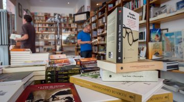 Varias ediciones expuestas en la La Librería del Cabildo de Gran Canaria