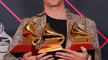 LAS VEGAS, NV - NOVEMBER 18: Spanish recording artist Alizzz poses with his Latin GRAMMY Awards in the press room during the 22nd Annual Latin GRAMMY Awards at MGM Grand Garden Arena on November 18, 2021 in Las Vegas, Nevada. (Photo by Omar Vega/FilmMagic)