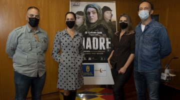 Las Palmas de Gran Canaria 25/11/21. ESPECTÁCULOS TEATRO. Rueda de prensa de la obra de teatro "Madre", inspirada en el texto de Bertolt Brecht "Madre coraje y sus hijos". Teatro Cuyás. Foto Quique Curbelo