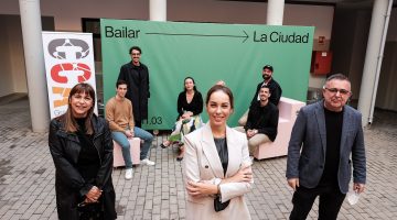 Guacimara Medina, en el centro, junto a los promotores de la iniciativa 'Bailar la Ciudad'