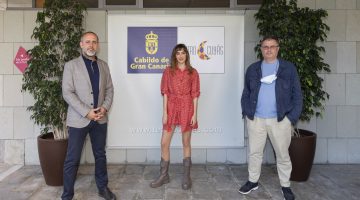 foto familia con bravo de laguna arcos y direrector artistico gonzalo ubani Grimon_17022022__A9A2565