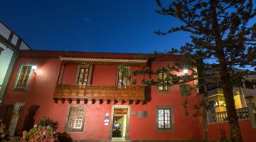 Imagen nocturna de la Casa-Museo Tomás Morales de Moya