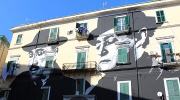 Mural de Tono Cruz realizado en Nápoles