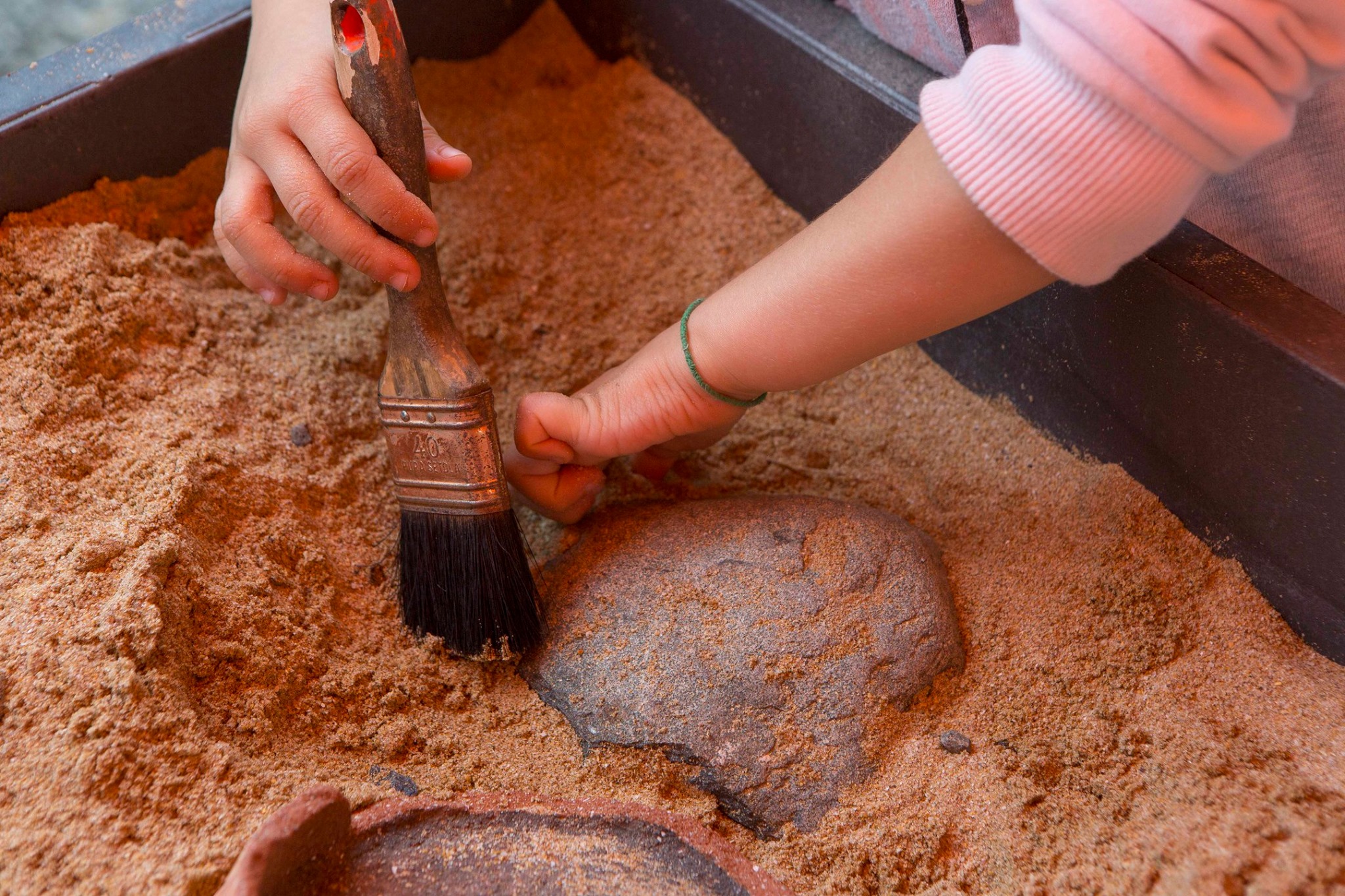 La arqueología en tus manos, un taller de Cueva Pintada