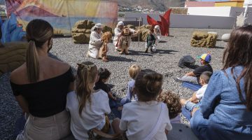 Imagen de una de las actividades familiares en Cueva Pintada