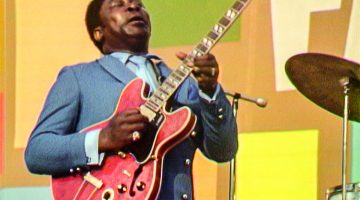 B.B. King performing at the Harlem Cultural Festival in 1969, featured in the documentary SUMMER OF SOUL. Photo Courtesy of Searchlight Pictures. © 2021 20th Century Studios All Rights Reserved