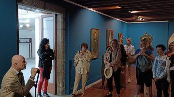El comisario de la muestra 'Mujeres de aquella época' es también el encargado de dirigir las visitas guiadas a la exposición en la Casa-Museo Pérez Galdós.