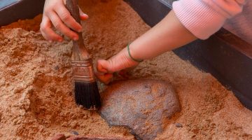 La arqueología en tus manos, un taller educativo y familiar de Cueva Pintada.