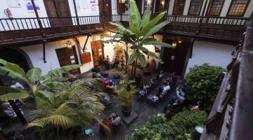 04.06.22. Las Palmas de Gran Canaria. Fiestas Fundacionales. Música en el corazón de Vegueta. Abraham Ramos y Juan Sebastián Ramírez. Nómadas. Ilustre Colegio de Abogados. Foto Quique Curbelo