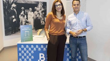 24.10.23. Las Palmas de Gran Canaria.  El concejal de Cultura del Ayuntamiento de Las Palmas GC, Adrian Santana, junto a la directora de  Gemma Quintana, presentan las bases del proyecto  . Biblioteca Municipal Josefina de la Torre. Foto Quique Curbelo