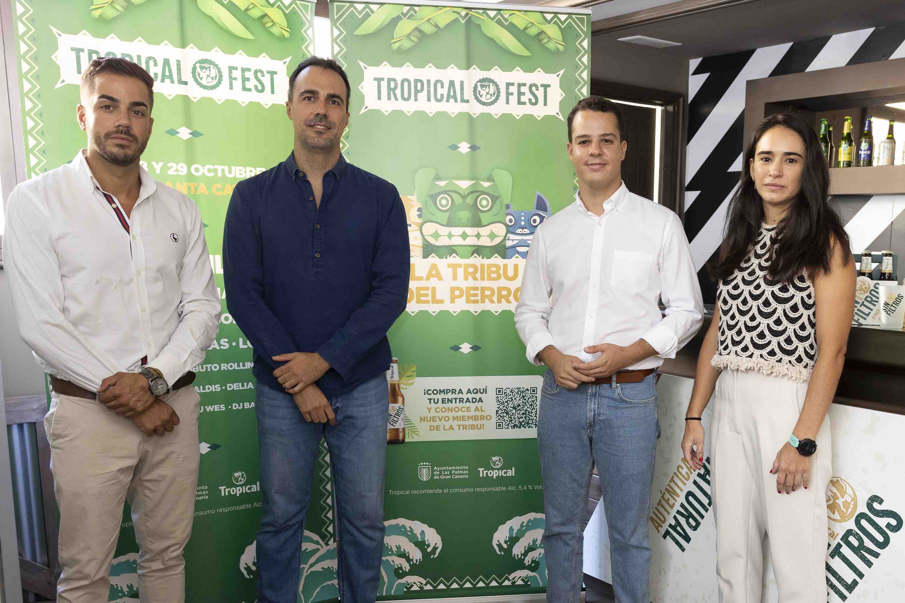 19.10.23. Las Palmas de Gran Canaria. El concejal de Cultura del Ayuntamiento de Las Palmas GC, Adrian Santana, visita las instalaciones de la Compañía Cervecera de Canarias Tropical con motivo de la proxima cebración del Tropical Fest. Foto Quique Curbelo