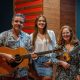 Laura Martel, con el timple bajo el brazo