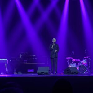 El sueco Jay Jay Johanson inaugura el festival Encuentros en el M/A/L en el Teatro Leal con un concierto especial por sus 30 años de carrera. Próximas citas con Ángel Stanich y Andy Timmons.